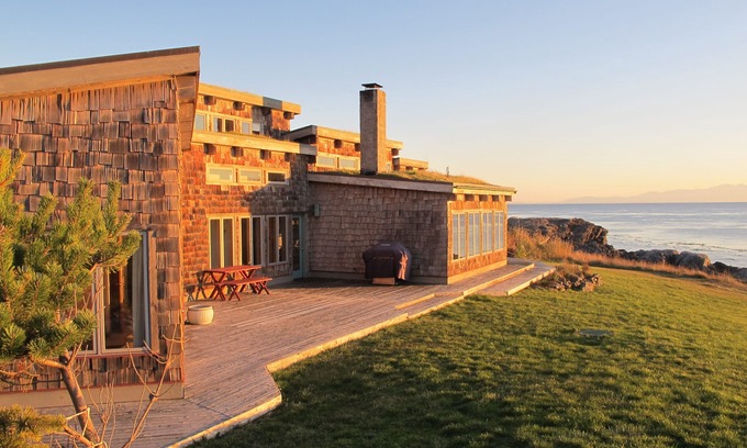 Friday Harbor House | Most Premier Whale Watching Vacation Rental Home on San Juan Island.