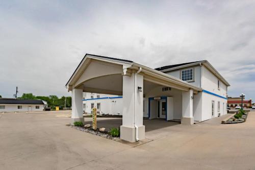 Augusta Hotel | Motel 6-Augusta, KS