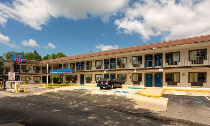 Camp Springs Hotel | Motel 6-Camp Springs, DC - South Camp Springs