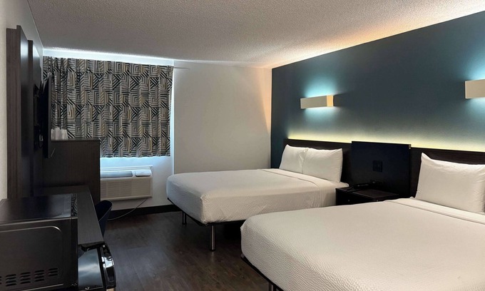 Harbor Hotel | Motel 6 Carson, CA