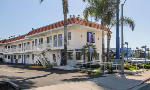 La Mesa Hotel | Motel 6-La Mesa, CA - San Diego