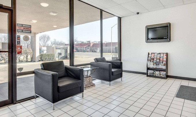 Longview Hotel | Motel 6 Longview, TX - North