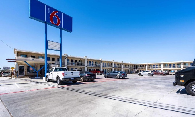 Odessa Hotel | Motel 6-Odessa, TX - 2nd Street