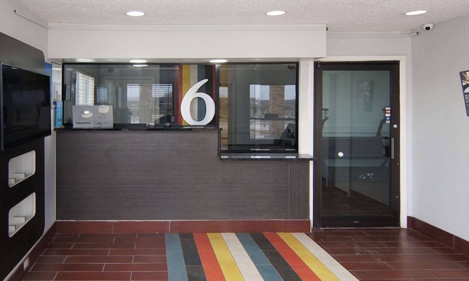 Red Oak Hotel | Motel 6 Red Oak, TX - Dallas