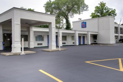 Richfield Hotel | Motel 6-Richfield, OH