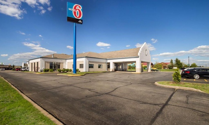 Rothschild Hotel | Motel 6-Rothschild, WI