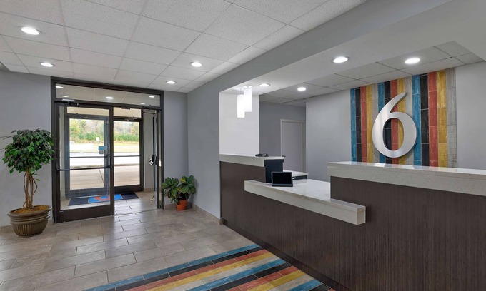 Scottsboro Hotel | Motel 6 Scottsboro, Al – Hwy 72