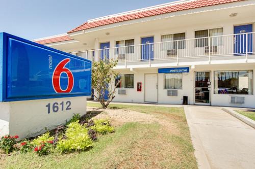 Tempe Hotel | Motel 6-Tempe, AZ - Scottsdale South