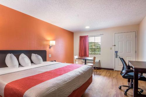 Winnie Hotel | Motel 6-Winnie, TX