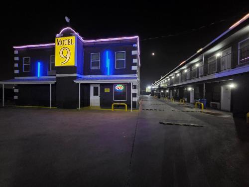 Bonanza Hotel | Motel 9