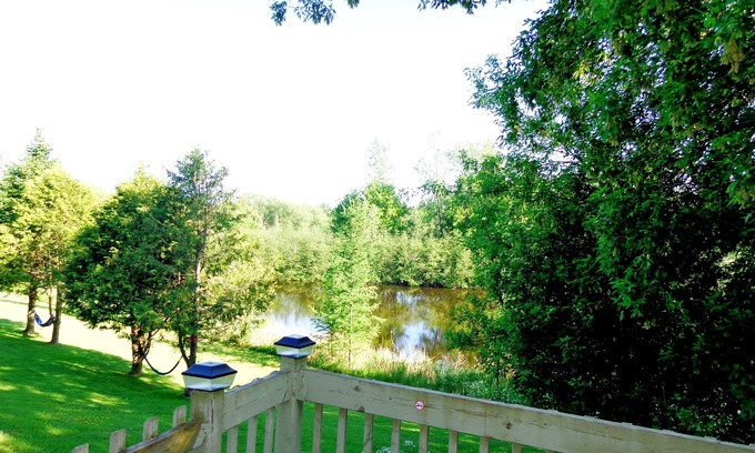 Shefford Hotel | Motel Des Deux Lacs Inc