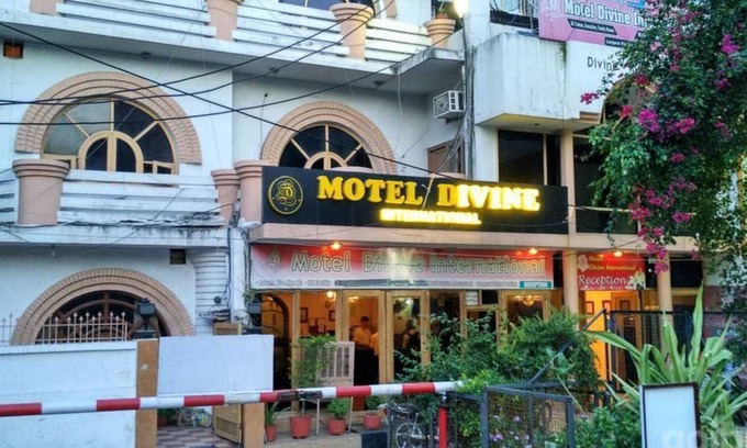 Roorkee Hotel | Motel Divine International