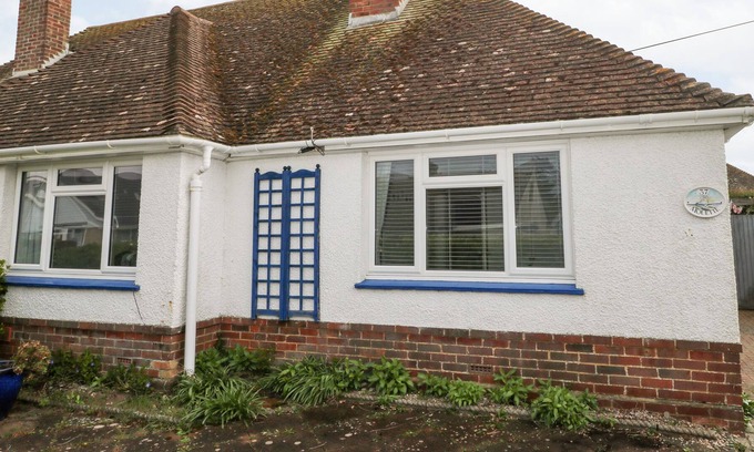 Peacehaven Cottage | MOUETTE, pet friendly, country holiday cottage in Peacehaven