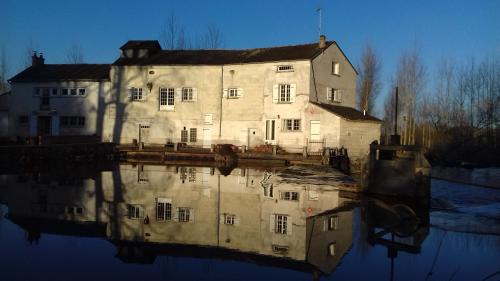 Artannes-sur-Thouet Bed & Breakfast | Moulin2Roues