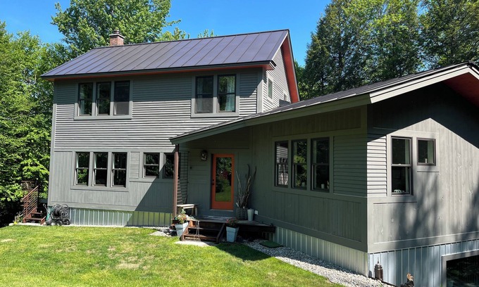 Montpelier House | Mountain biker/Hiker paradise. dog friendly. 10 minutes to downtown Montpelier