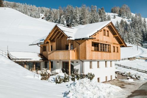 La Valle Ski Chalet | Mountain Chalet Pia