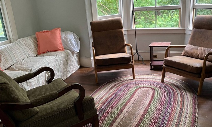 Shelburne Cottage | Mountain cottage. 4-bdrm cottage in the White Mountains with hiking trails.