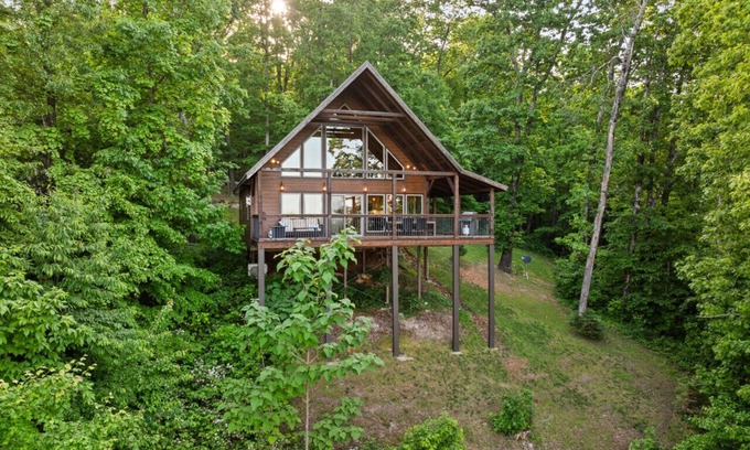Jasper Cabin | Mountain Crest Cabin-Relaxing Vacation in Jasper