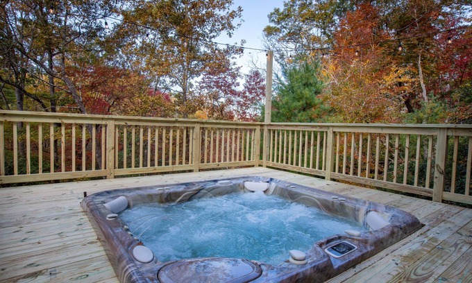Blairsville Cabin | Mountain Forest Cabin w/Therapeutic SPA Jacuzzi/Pool table/Gameroom Lic #033262
