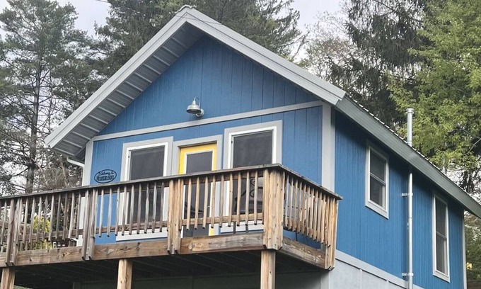 Thomas House | Mountain Koru - Tiny House in Thomas WV