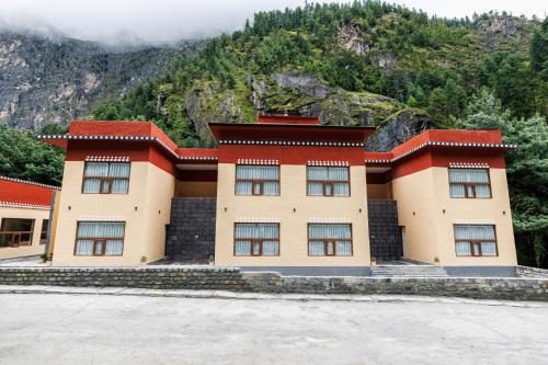 Gandaki Zone Hotel | Mountain Lodges of Nepal Chame