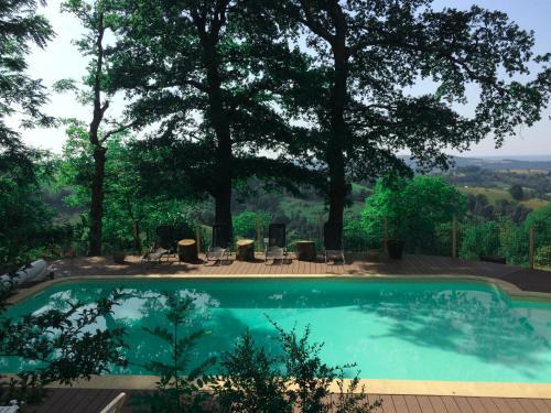 Ossun-ez-Angles House | Mountain retreat in the Pyrénées, glorious views, fire pit & pool - Sleeps 14