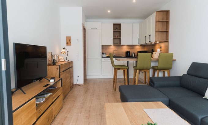Bad Ischl Apartment | Mountain sun apartment with underground parking space and sunny balcony