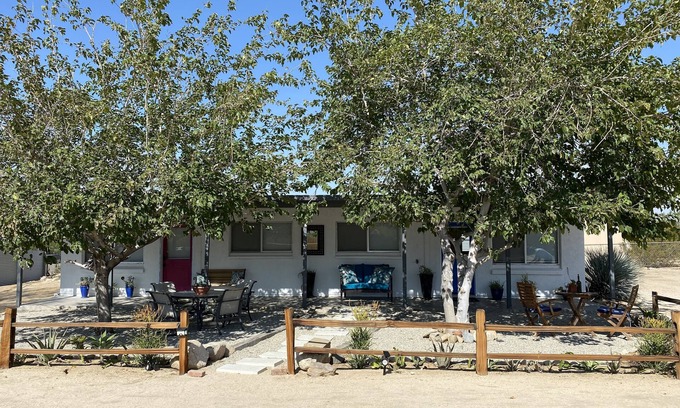 Joshua Tree House | Mountain View Bungalows Under the Stars-Unit B Venus