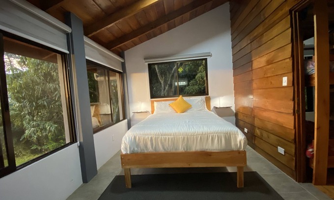 San Isidro Bed & Breakfast | Mountain View family Bedroom for Eight