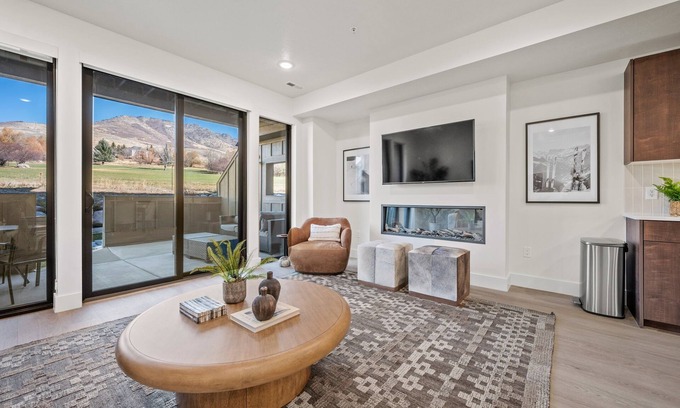 Eden Condo | Mountain View Haven PtC105|Ski Retreat |Powder Mtn