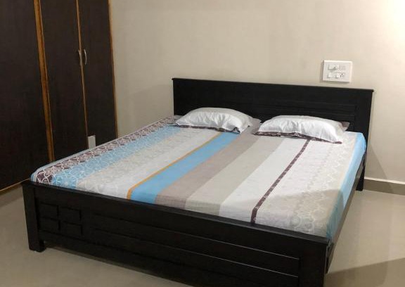 Tiruchanur House | Mountain view lake front Home (Non AC 2 bhk)