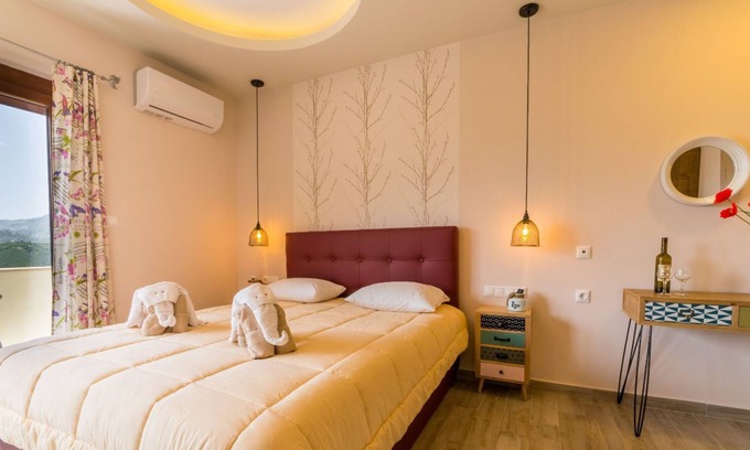 Thronos Bed & Breakfast | Mountain View Room for 3 people