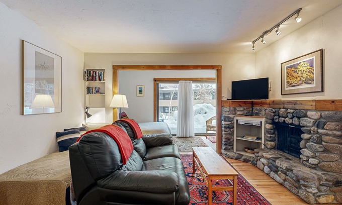 Warm Springs Apartment | Mountain-view studio with patio - walk to Bald Mountain chairlifts