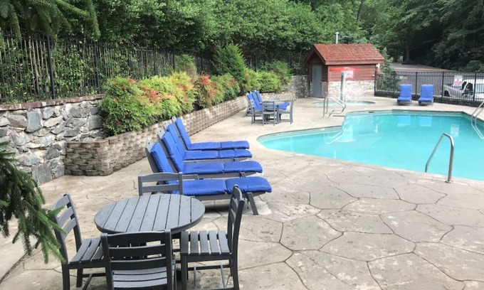 Black Bear Falls Cabin | Mountain Views-Black Bear Falls-Cub Hideaway- 3 King Suites sleeps 8