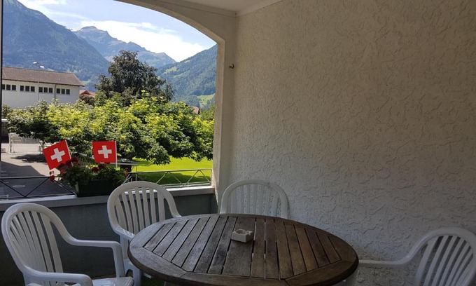 Matten bei Interlaken Apartment | Mountain Views