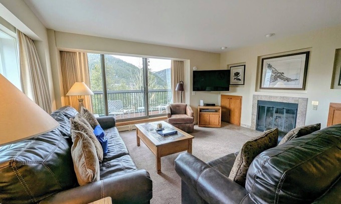 Keystone Condo | Mountain views, spacious, trails, shared hot tub