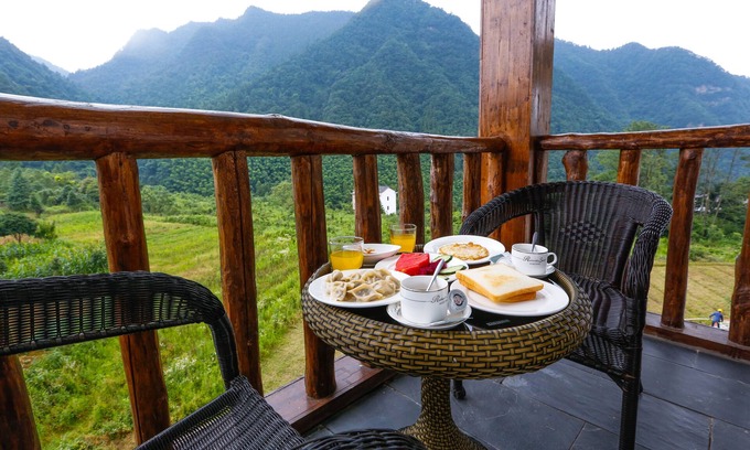 Yongding Hotel | mountainside