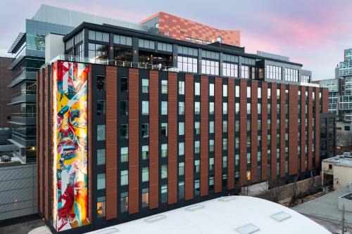 Marquette Hotel | Moxy Madison Downtown