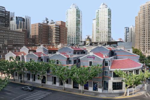 Changshou Road Hotel | Moxy Shanghai Putuo