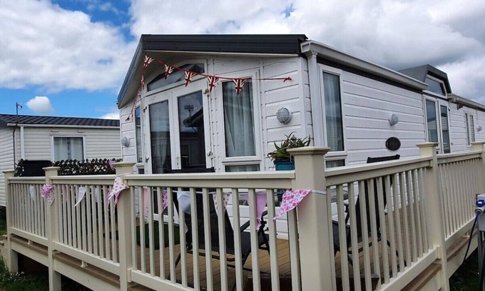 Camber RV Rental | MP709 - 2B - Willerby Vogue