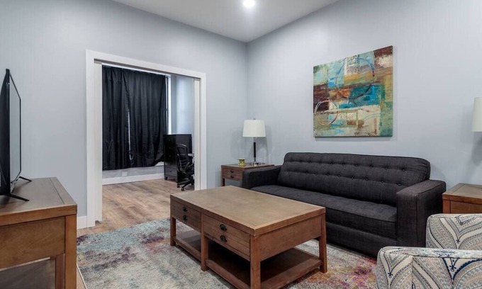 Old Town Apartment | MTM Fully Furnished Rental in Old Town - 2 beds