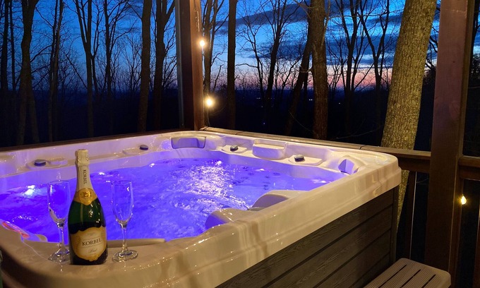 Walnut Mountain Cabin | MTN Cabin Sleeps 10 - Camping & Fishing - Family Vacay & Outdoor Adventures