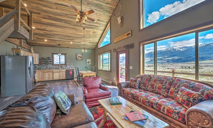 Livingston Cabin | Mtn-View Cabin 40 Mi to Yellowstone Ntl Park!