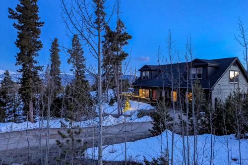 Winter Park Highlands House | Mtn-View Retreat with Hot Tub in Granby!