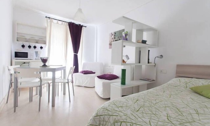 Alicante City Centre Apartment | MUÑOZ STUDIO #8 IN THE OLD TOWN ONLY 5 MINUTES WALK TO THE BEACH