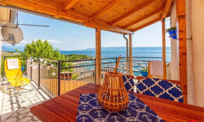 Novi Vinodolski Apartment | Mudrovcic