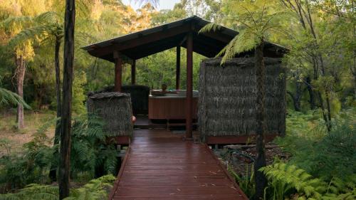 Yeagarup House | Mudstone Spa Retreat