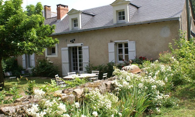 Blaison-Saint-Sulpice House | Mulberry tree cottage at Château de la Giraudière between Angers and Saumur