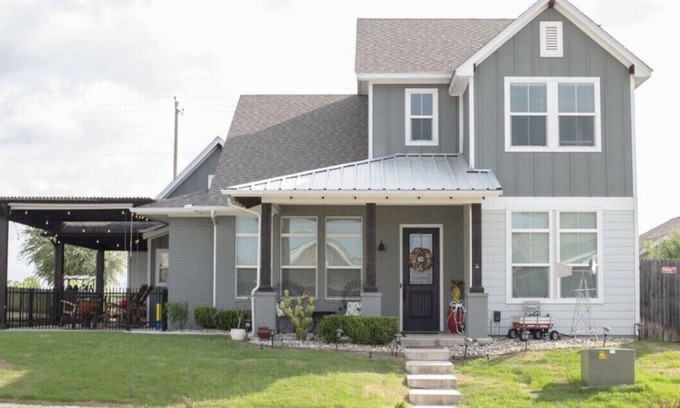 Glen Rose House | Multi-Family Home!