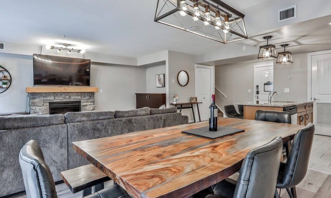 Dead Man's Flats Condo | Multi level 2 BR/2Bath luxury retreat + hot tub